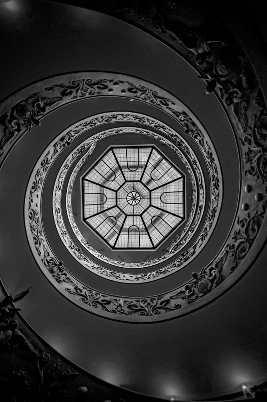 Escada Bramante Museu do Vaticano | 2025 (P&B) - Ref 24